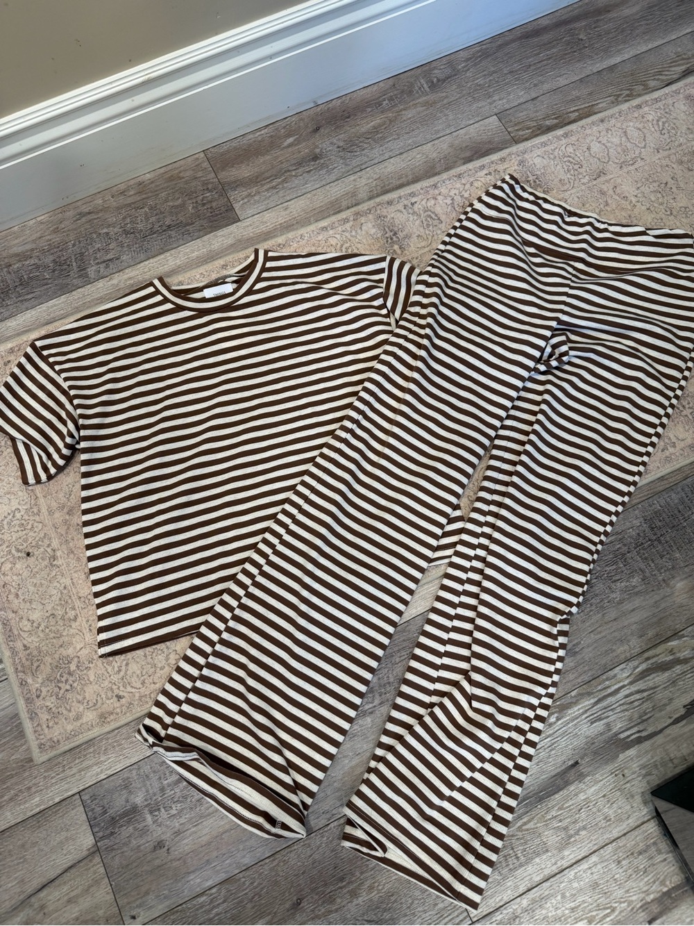 Henly & Co. Brown and Cream Striped Women's Set - Picture 4 of 6